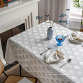 Nappe jacquard avec motif de feuille pour salle à manger